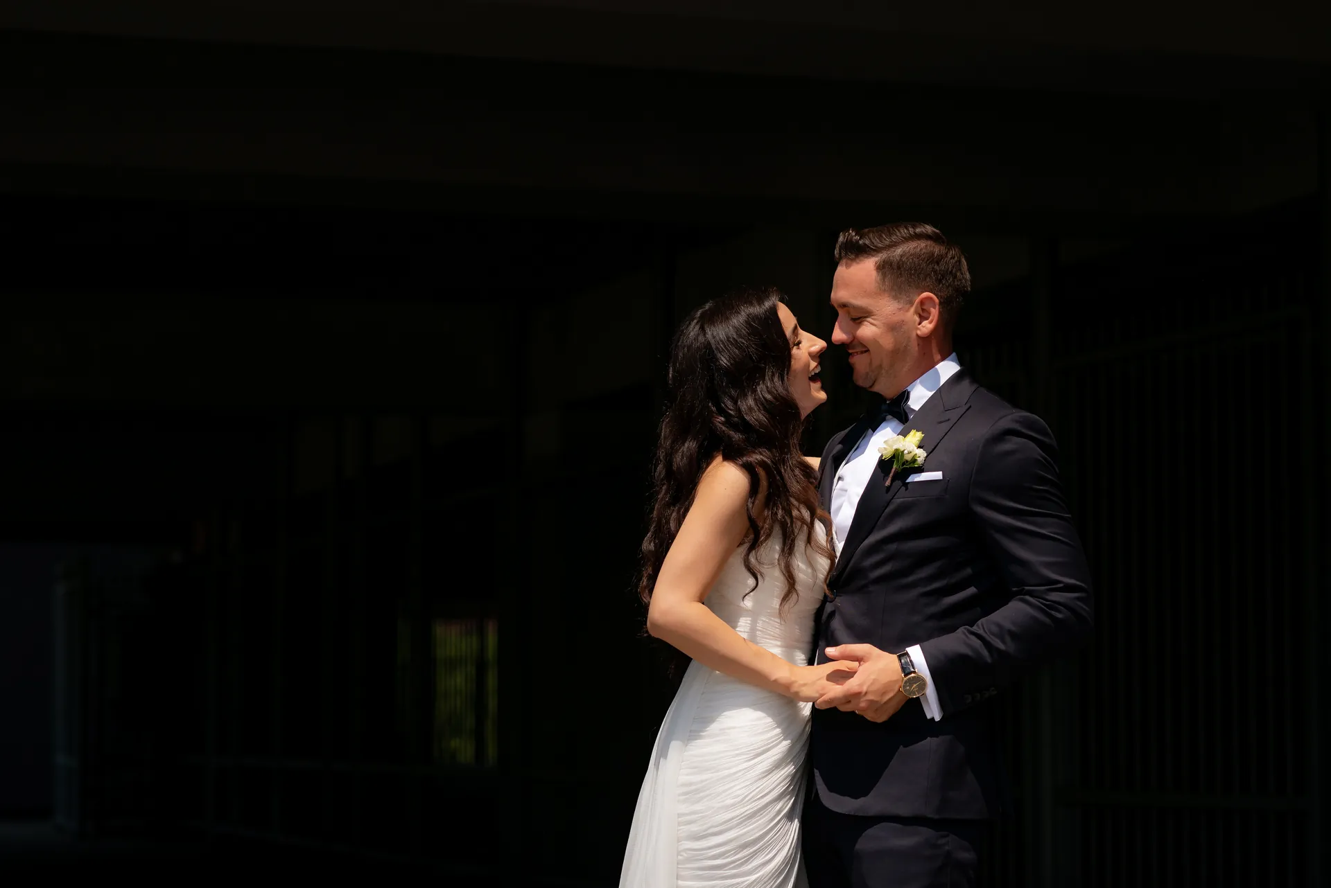Ade & Alex — nunta radisson blu cluj miri first look lumina dramatica — fotograf nuntă