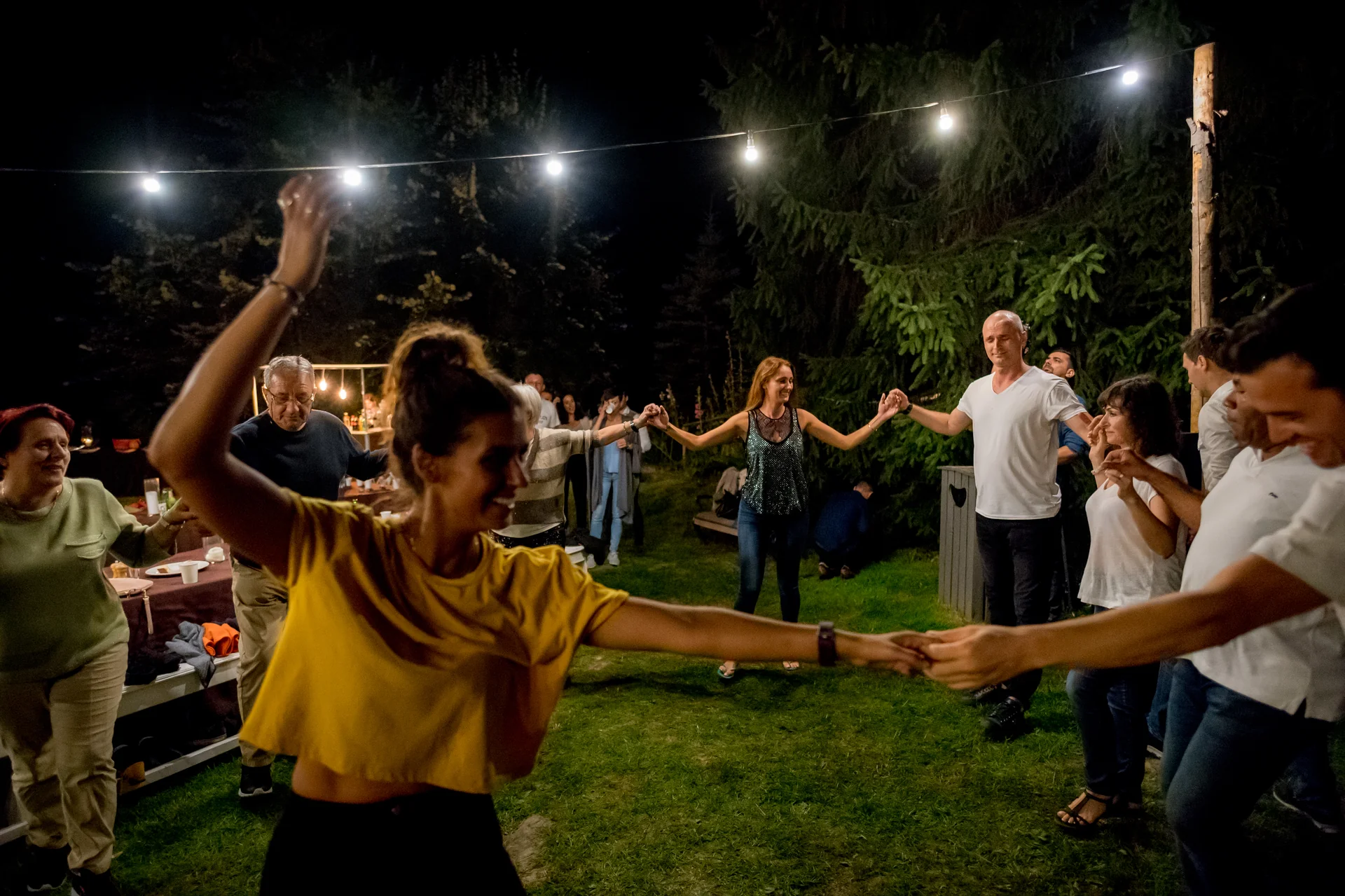 Raluca & Arnau — nunta Hadar Inima Pădurii Buzău mireasa oglinda pregatire coronita candid — fotograf nuntă