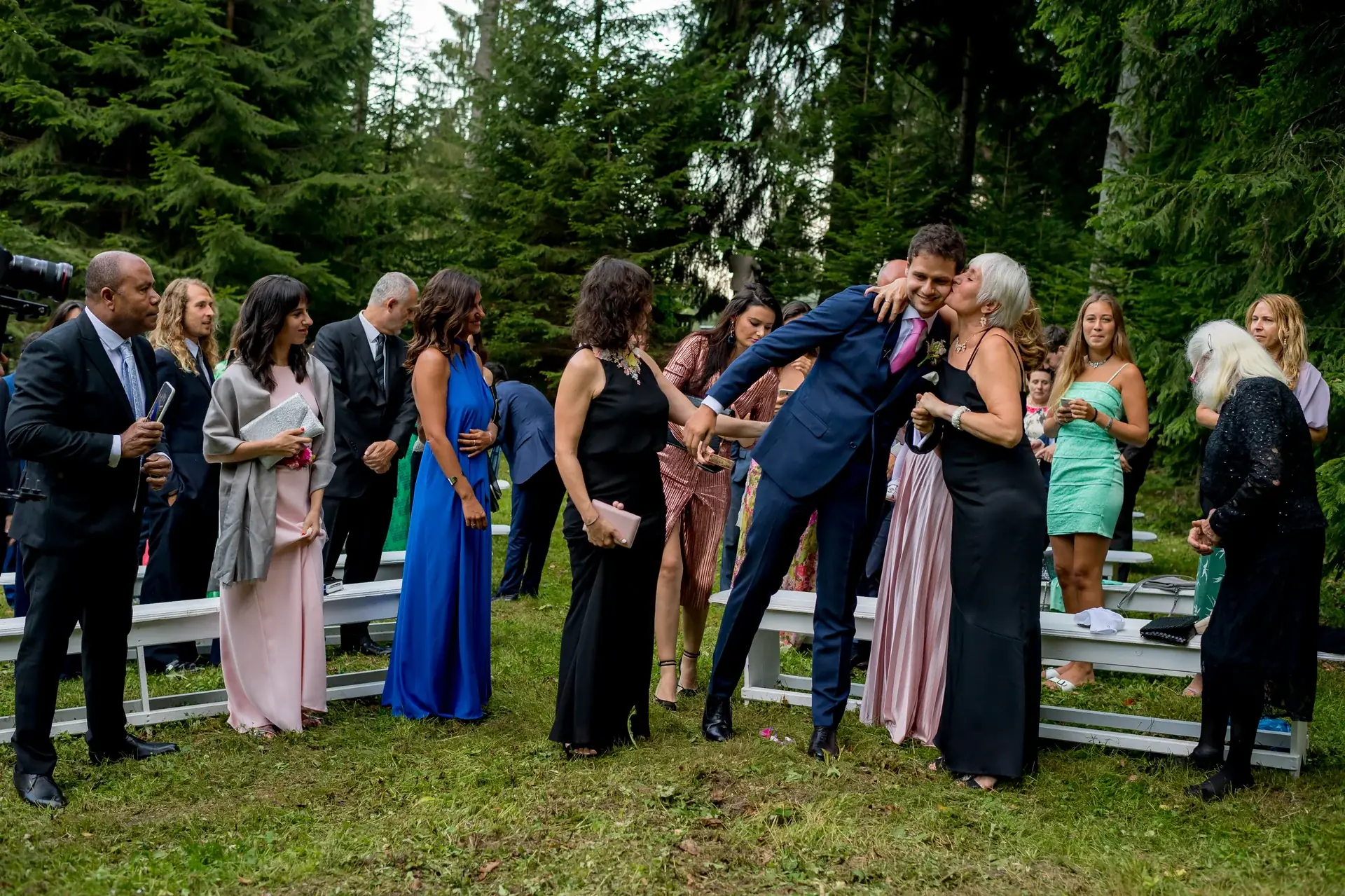 Raluca & Arnau — nunta Hadar Inima Pădurii Buzău iesire ceremonie invitati petale bucurie — fotograf nuntă