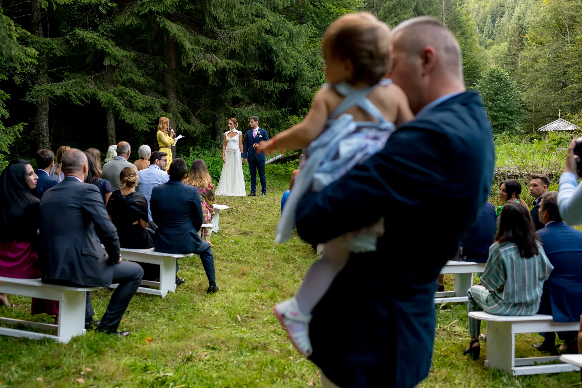 Raluca & Arnau — nunta Hadar Inima Pădurii Buzău miri golden hour hadar chalet cuplu intim — fotograf nuntă