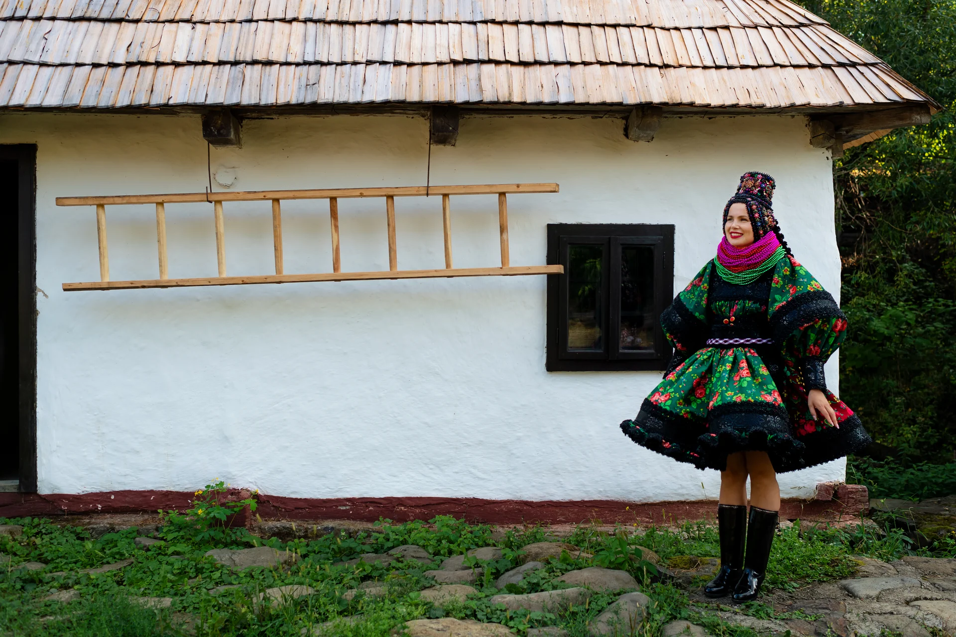 Vicky & Dimitri — nunta tarsolt negresti oas tradițional muzeul satului negresti oas mireasa port popular osenesc casa traditionala — fotograf nuntă